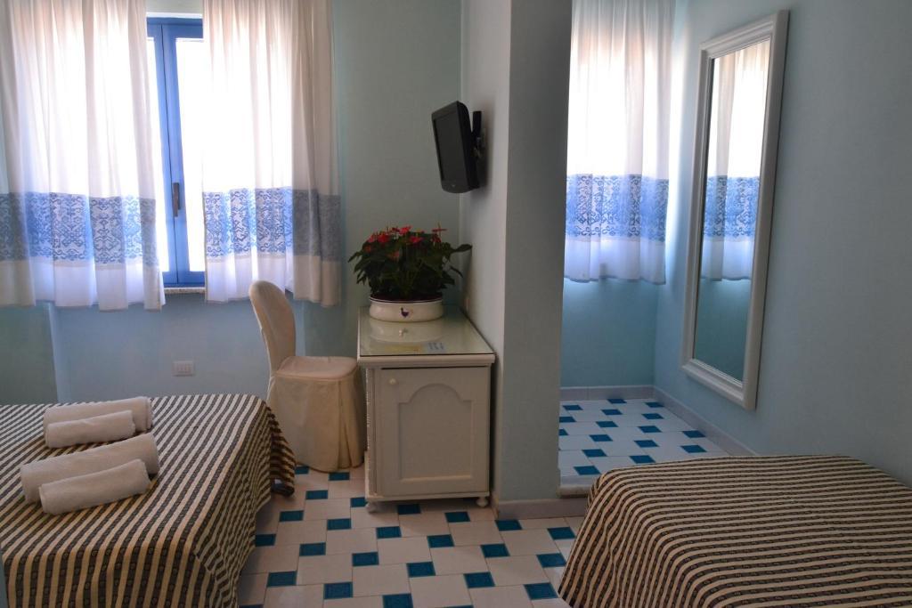 Hotel La Lampara Golfo Aranci Kültér fotó