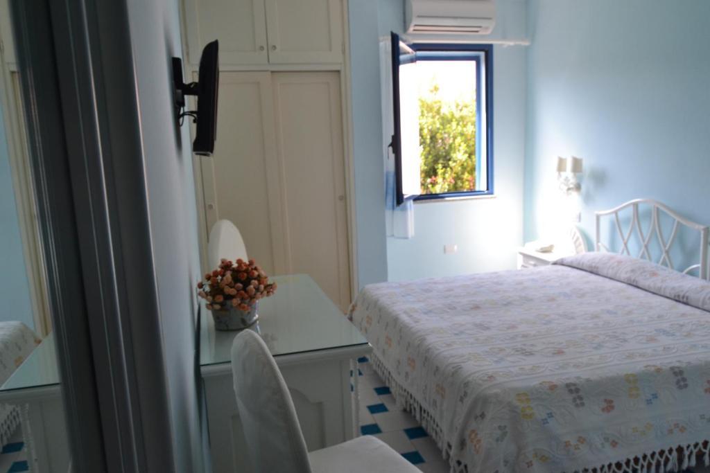 Hotel La Lampara Golfo Aranci Szoba fotó